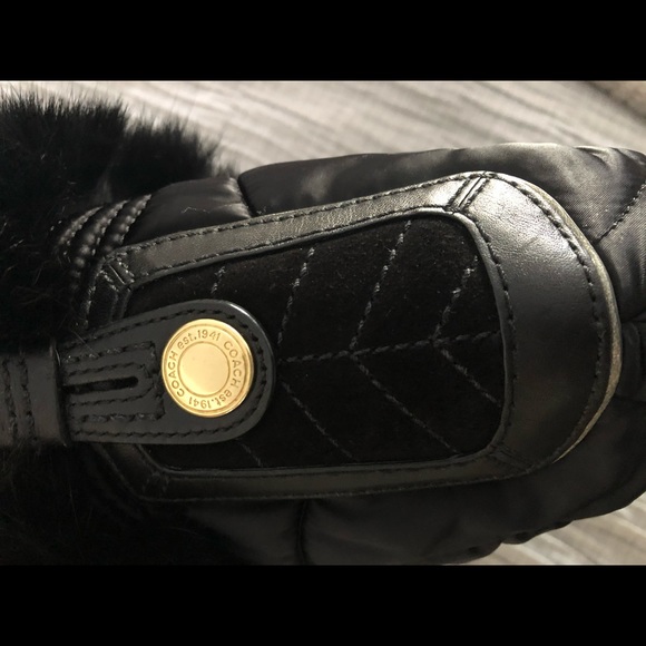 COACH purse 💥- w faux fur trim - Picture 4 of 6